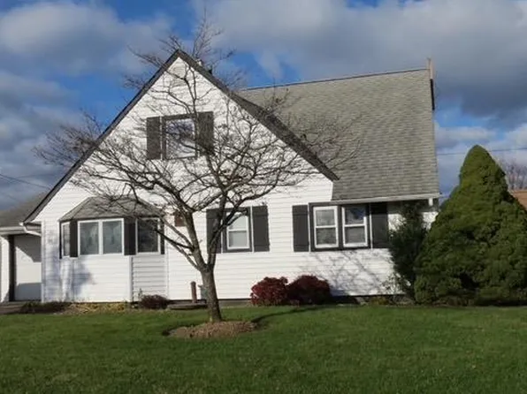 113 Abbey Lane, Levittown, NY 11756