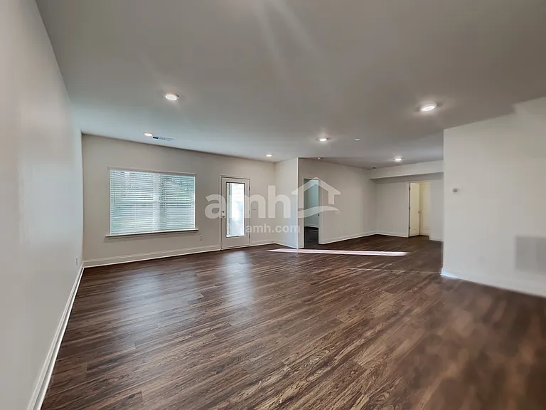 5275 Hudson Valley Dr — Photo 6