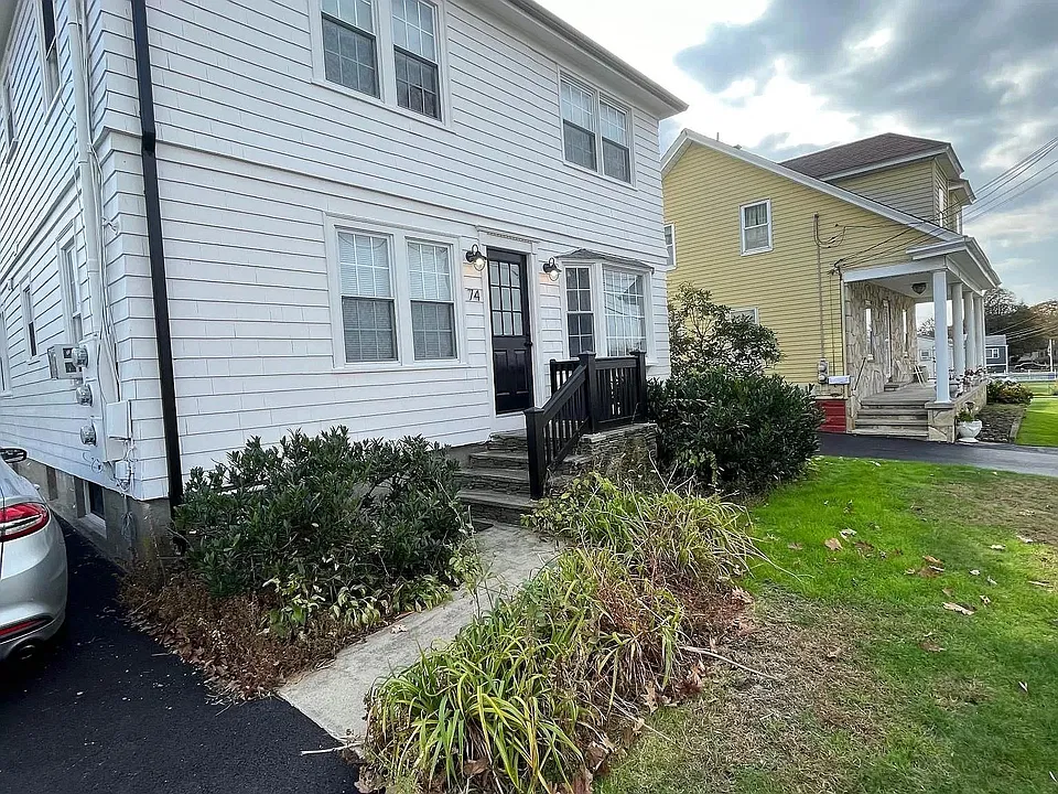 74 Perry St #2