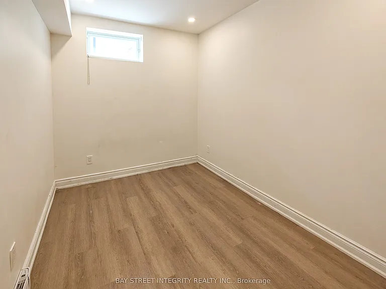598 Crawford St #LOWER — Photo 8