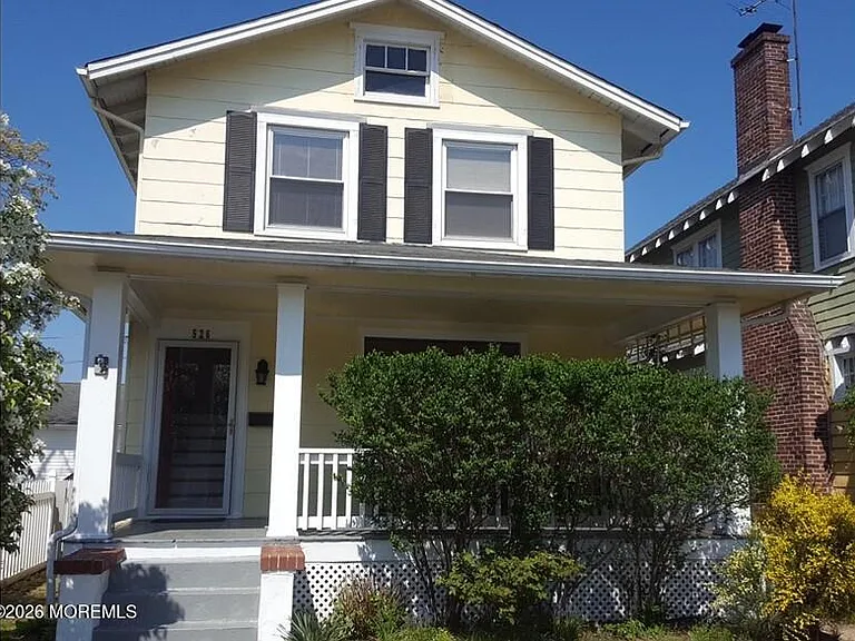 526 W End Ave — Photo 1