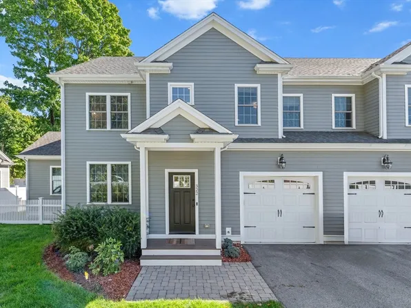 322 Hunnewell St Unit 322, Needham Heights, MA 02494