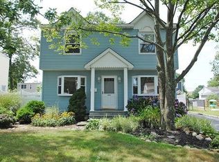 289 N Fulton Ave, Lindenhurst, NY 11757