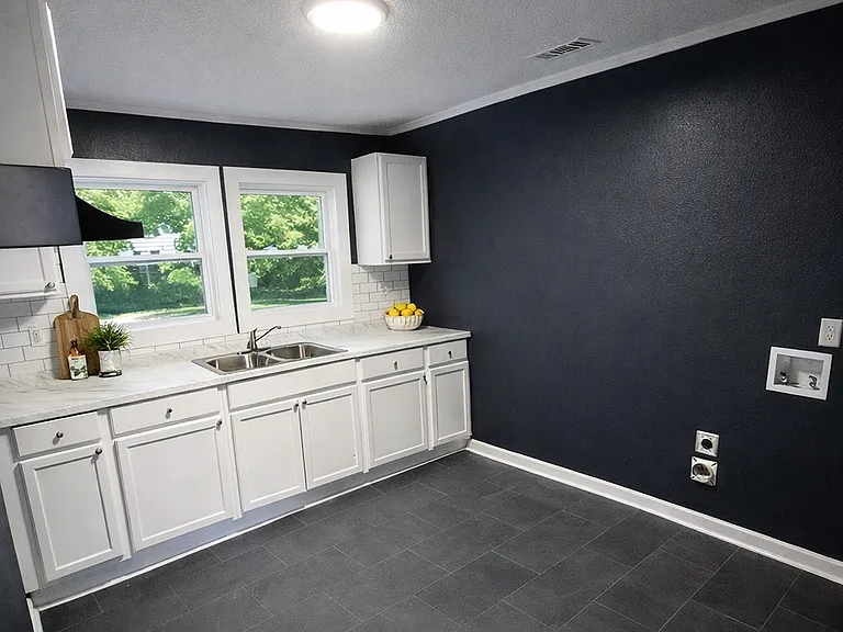 3368 Powell Ave — Photo 3