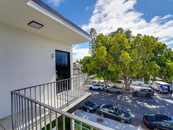 5th image of 1102 Pacific Beach Dr APT F