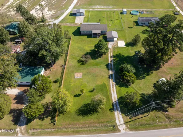 1406 White Oak River Road, Maysville, NC 28555