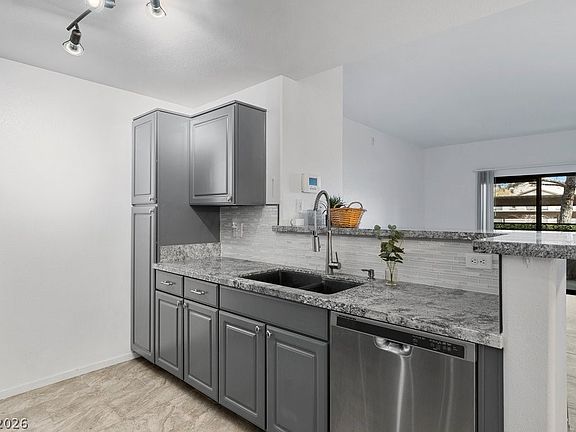 5th image of 8250 N Grand Canyon Dr Unit 1127