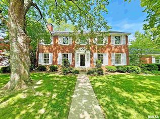 3911 N Pinehurst Ct, Peoria, IL