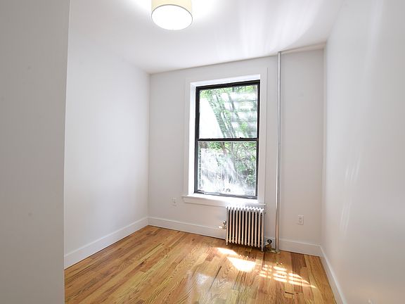 4th image of 774 Franklin Ave APT 2B