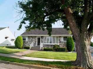 1583 Eastwood Dr, Bethlehem, PA 18018