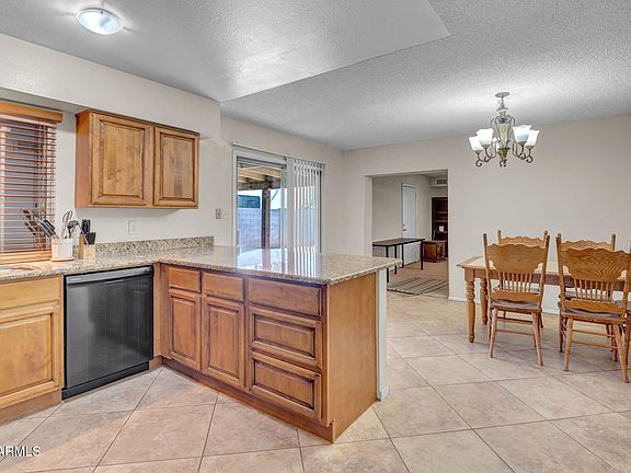 4th image of 564 N SANTA ANNA Street