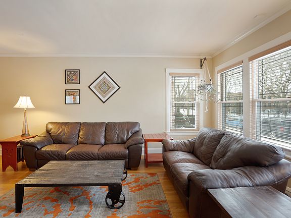 4th image of 5713 N Rockwell St