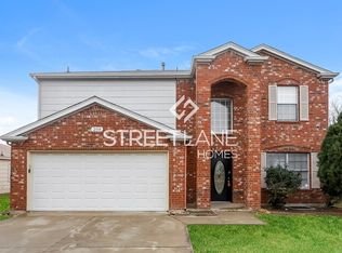 208 Shady Brook Dr, Arlington, TX 76002