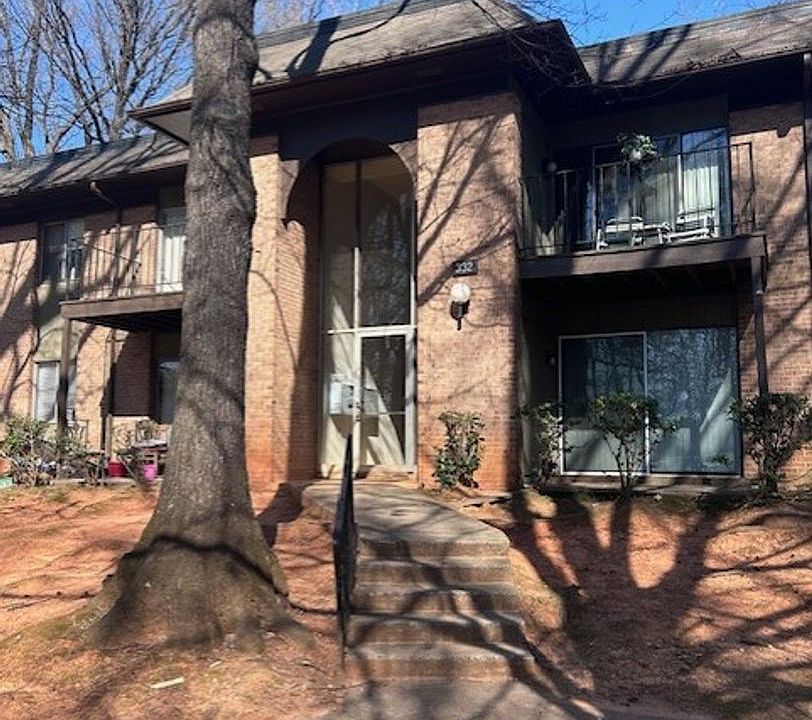 1st image of 332 Orchard Trace Ln