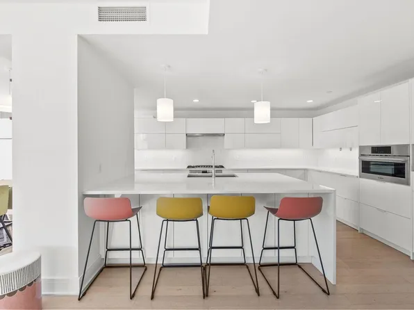 9 Avenue At Port Imperial image 11 of 27