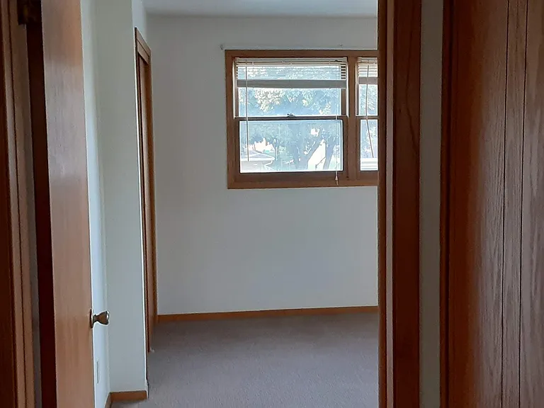 1483 Buffalo St — Photo 4