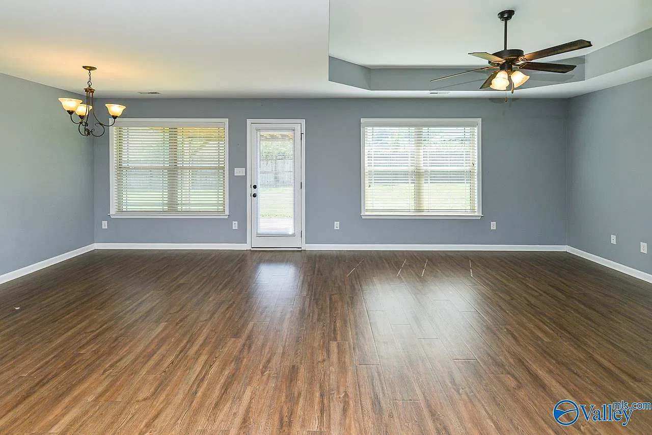 4 bed, 2.0 bath, 1774 sqft, $1,650 — Photo 3