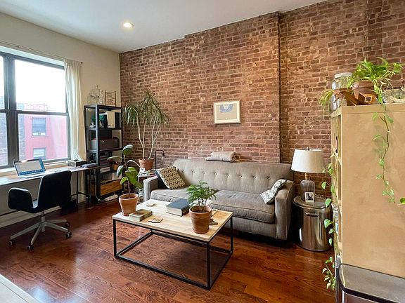 3rd image of 208 W 138th St APT 6