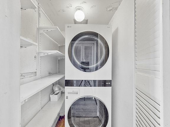 5th image of 465 W Dominion Dr Unit 710