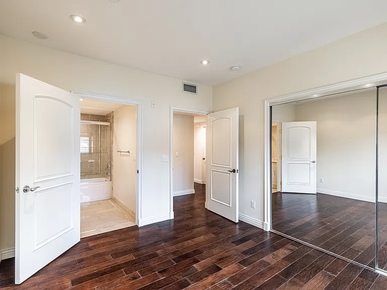 10707 W Missouri Ave #301 — Photo 18