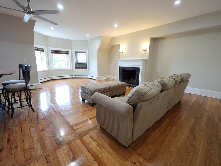 318 Tappan St #3 — Photo 2