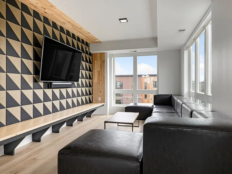 Trademark Apartments — Photo 33