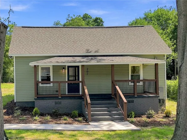 207 S 7th St, Easley, SC 29640