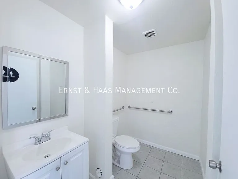 9422 Alondra Blvd — Photo 7