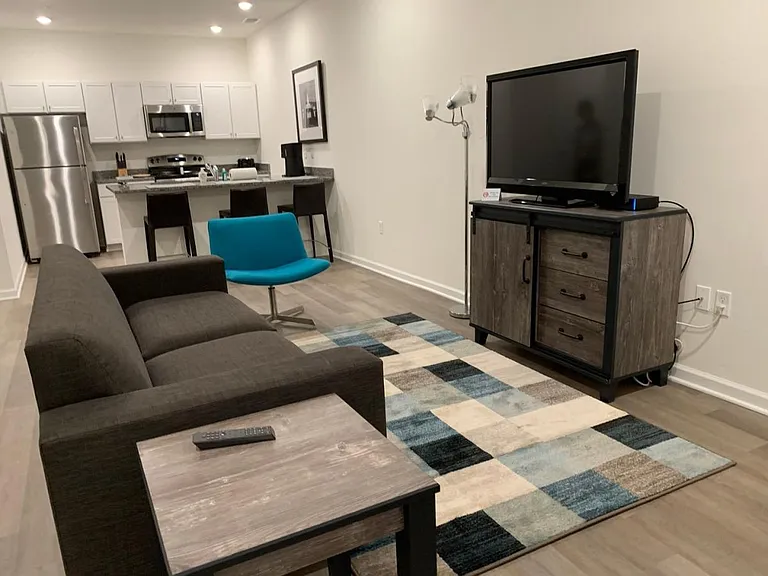 Towne Center Apartments — Photo 44