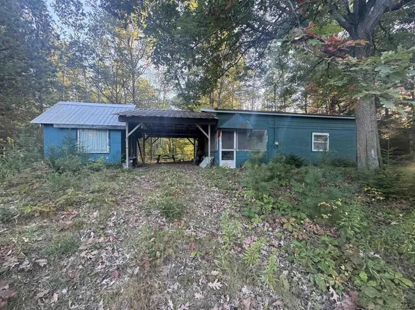 3820 Oakgrove Rd, Harrison, MI 48625