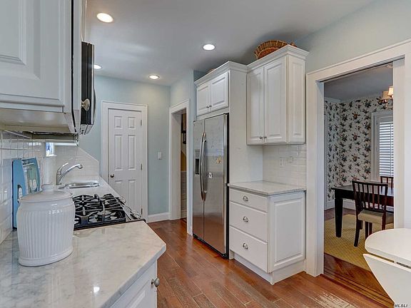 5th image of 30 Darina Ct