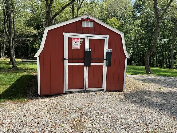3rd image of 16462 Dunn Rd