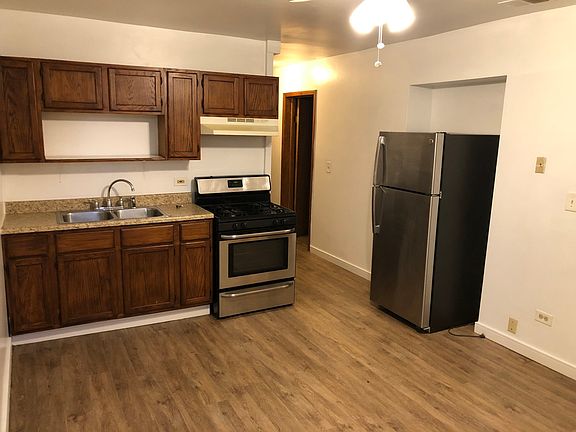 4th image of 8346 S Mackinaw Ave Unit L