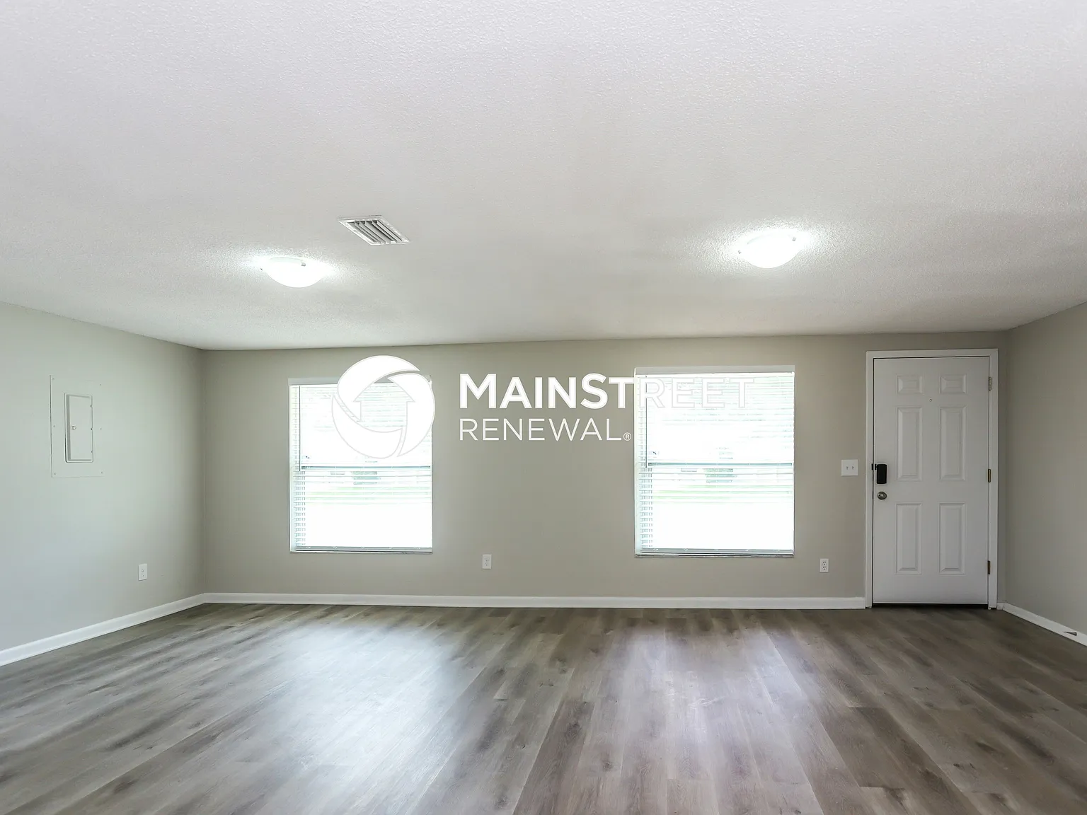 2216 Selkirk St — Photo 3