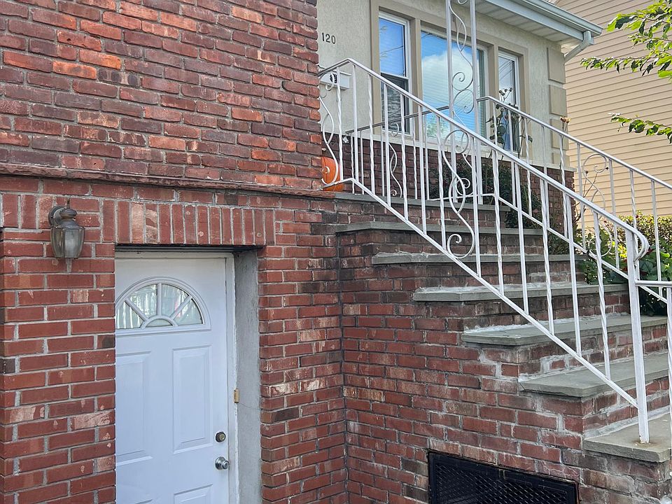 1st image of 204 Park Ave E #1