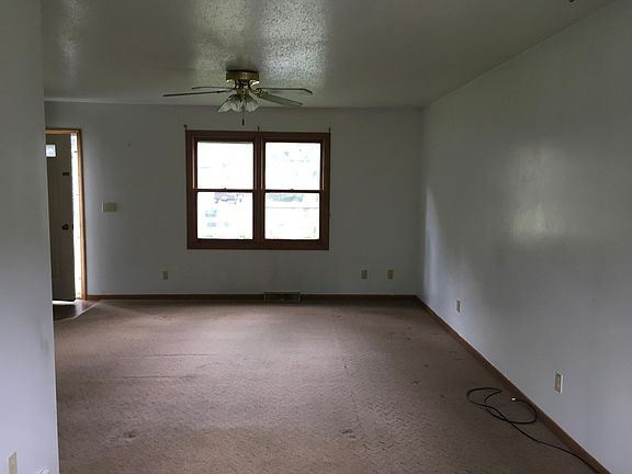 5th image of 325 Woodcock Dr
