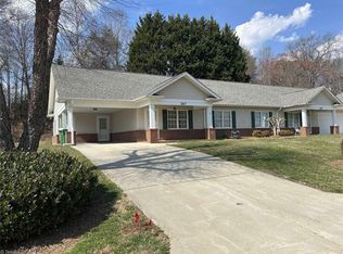 267 S Boyles St, Pilot Mountain, NC 27041
