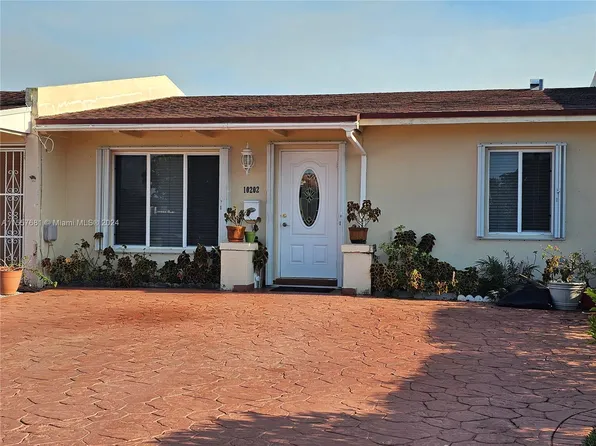 10202 SW 20th St, Miami, FL 33165