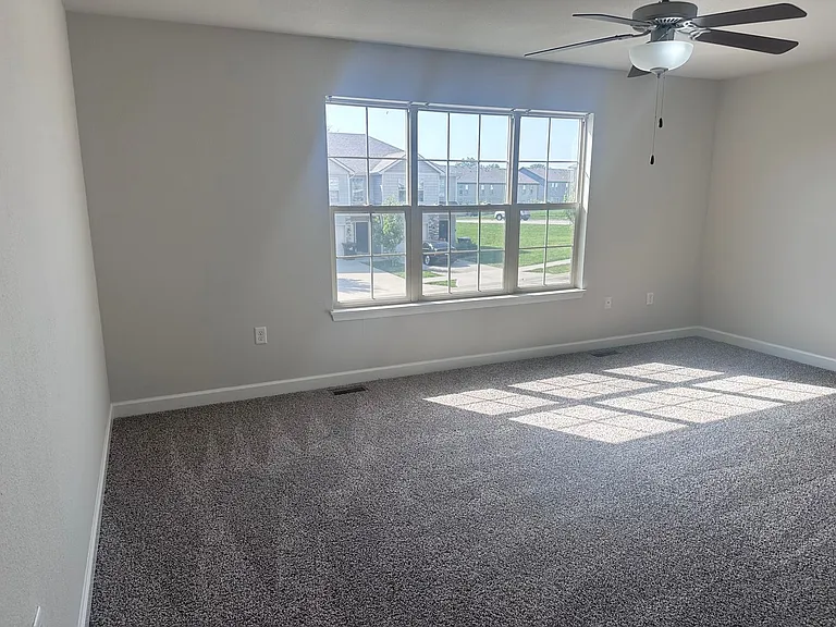 1431 NE Mary Ct — Photo 10
