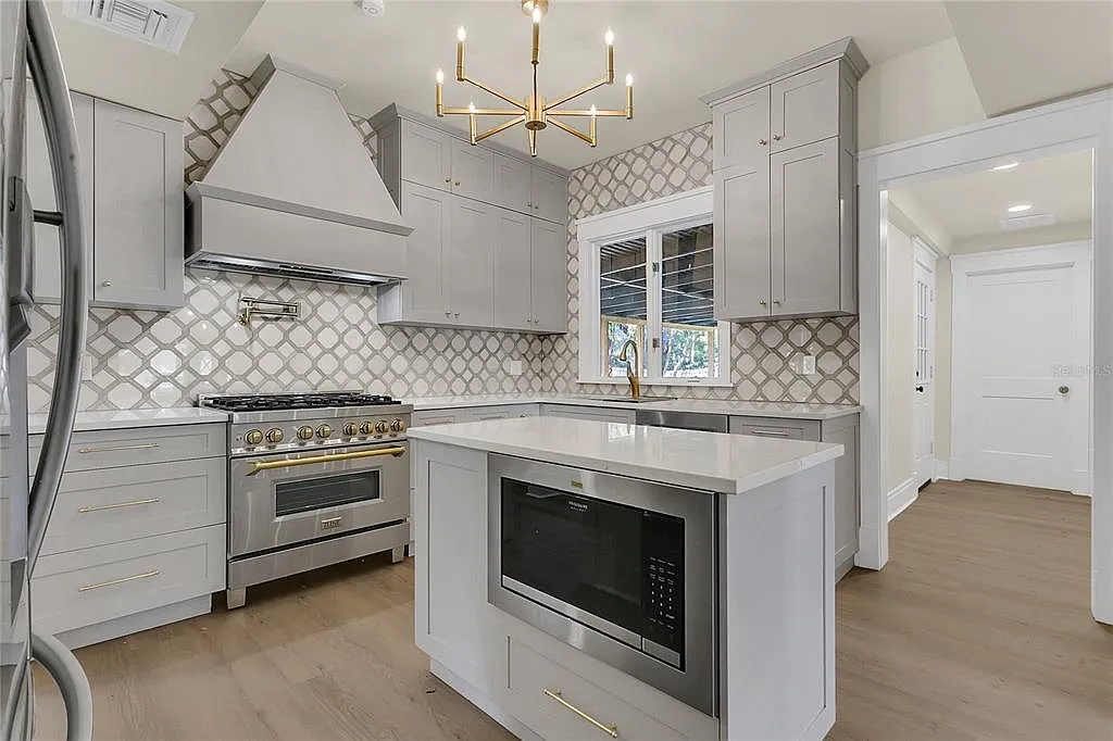 4 bed, 2.5 bath, 2035 sqft, $3,250 — Photo 3