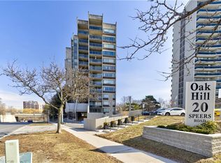 20 Speers Rd #304, Oakville, ON L6K 3R5