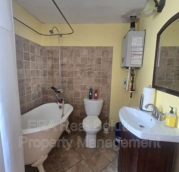 122A S High St — Photo 9