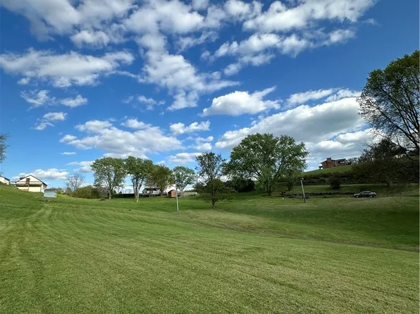 305 Tollgate School Rd, Zelienople, PA 16063