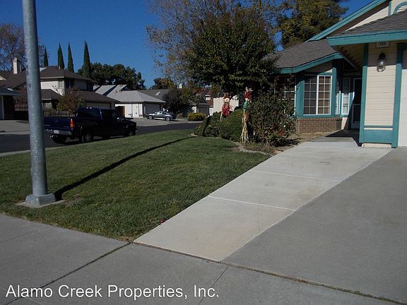 3rd image of 725 Bluebird Dr