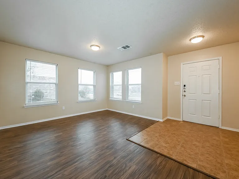 604 Snowy Orchid Ln — Photo 4