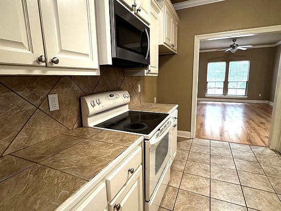 5th image of 24357 Chateau De Chene Blvd #16