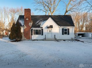 1490 S Central Dr, Beavercreek, OH 45432