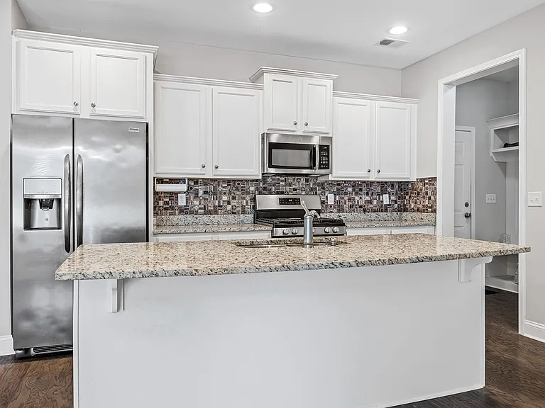 4 Tatum Ln — Photo 15