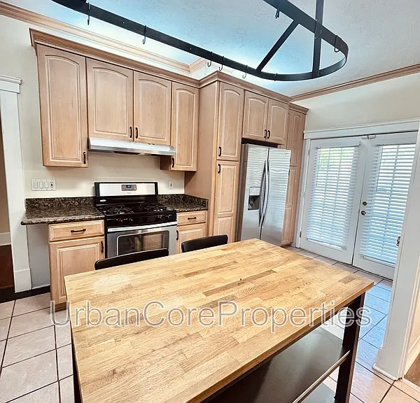 235 7th Ave N #2 — Photo 4