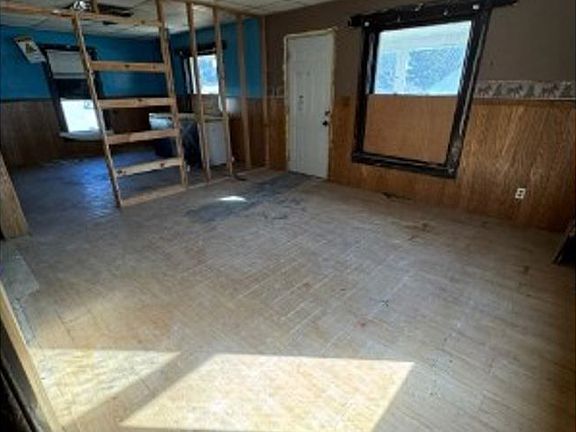 Additional Living Room